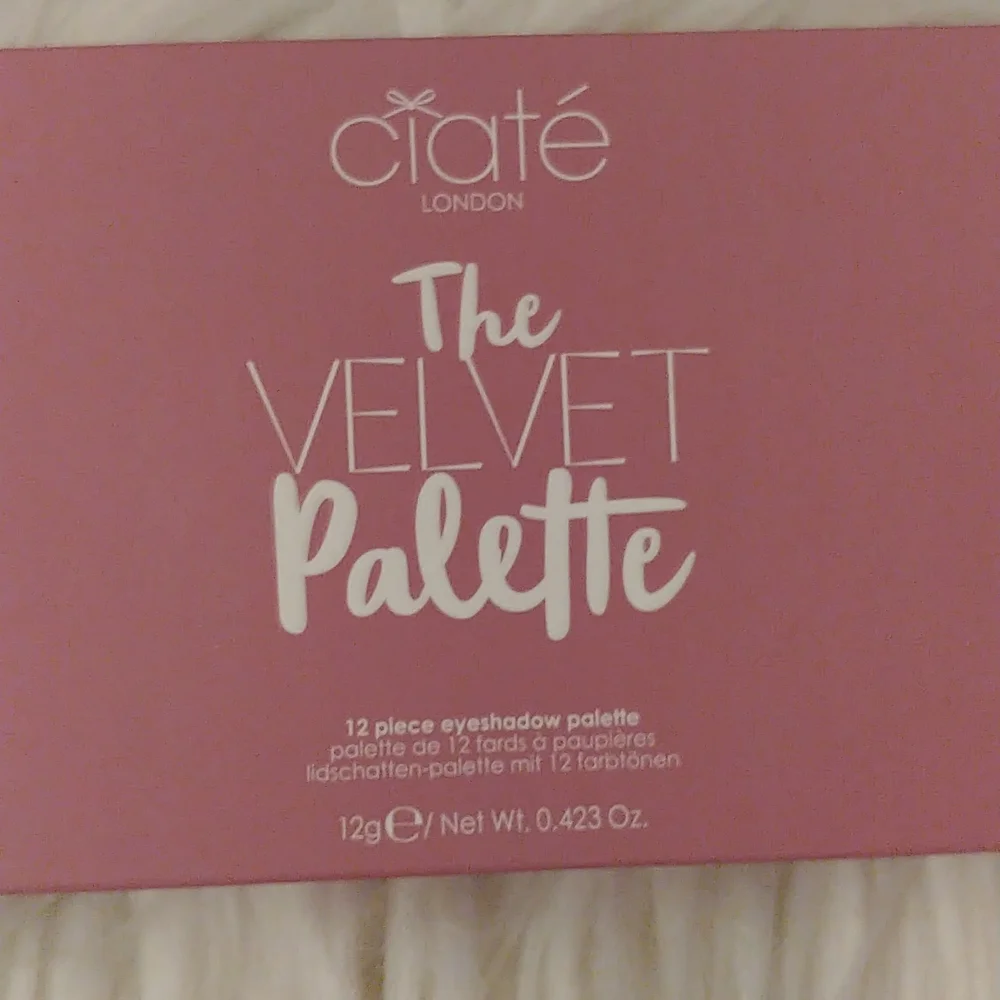 💝FIRM! NWT CIATE LONDON THE VELVET EYESHADOW PALETTE